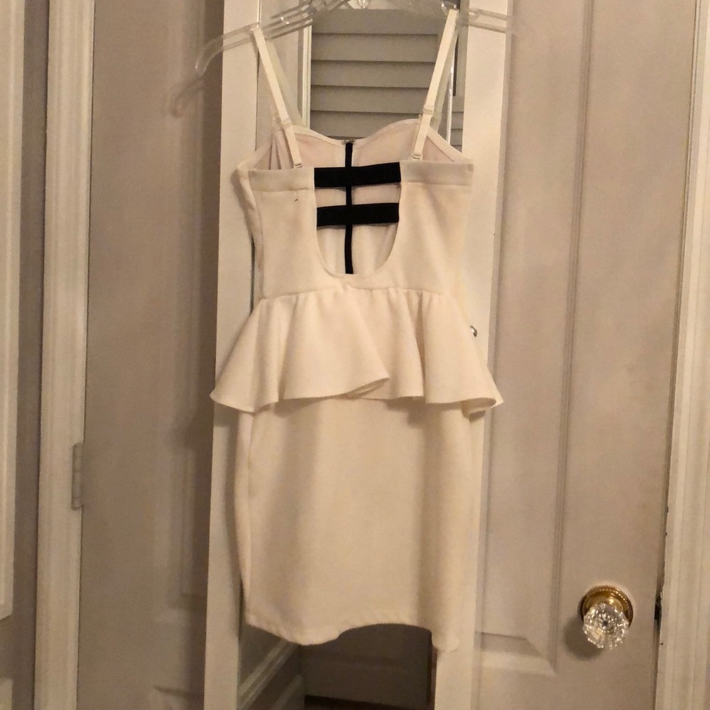 Dress - Picture 2 of 4